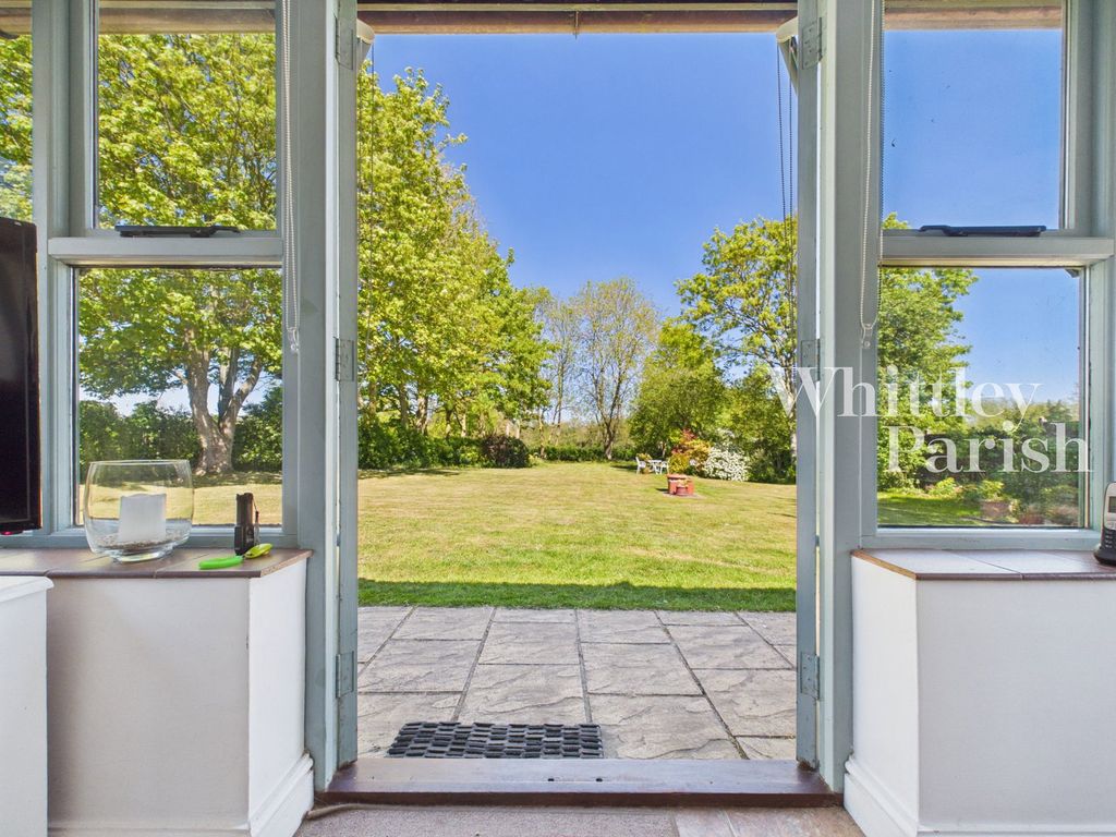 Property photo 2 of 27