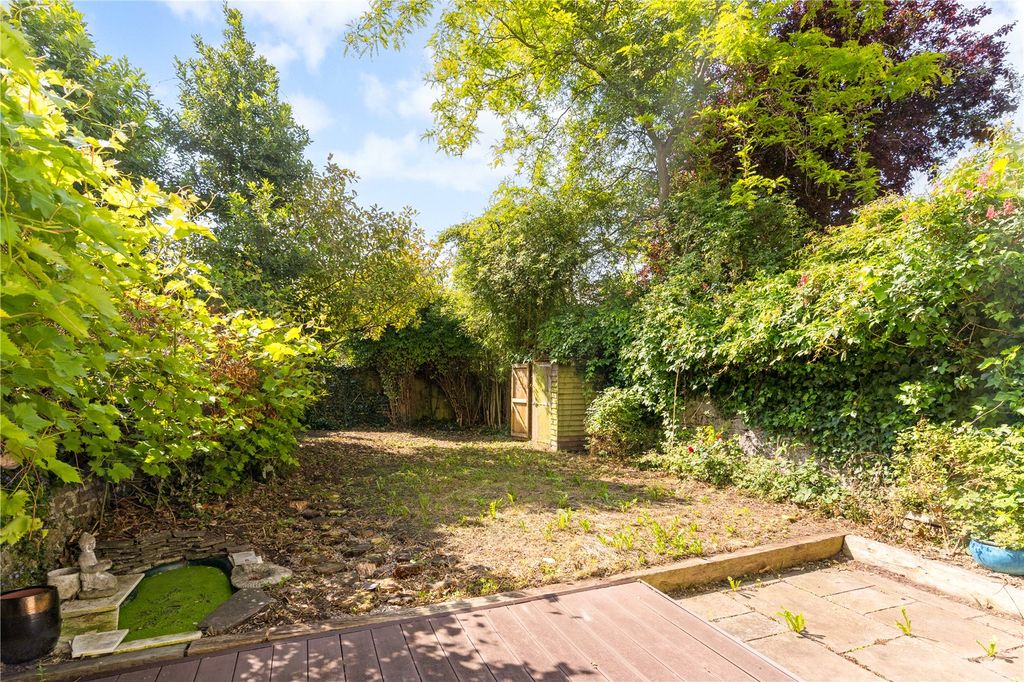 Property photo 2 of 14 Garden