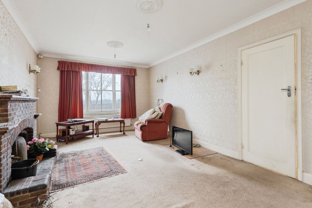 Property photo 3 of 16 Pbox-Img.Jpg