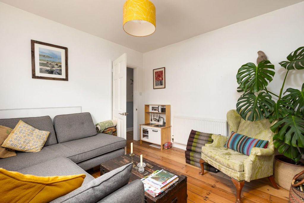 Property photo 3 of 22 35 Southey Street, Bs2-15.Jpg