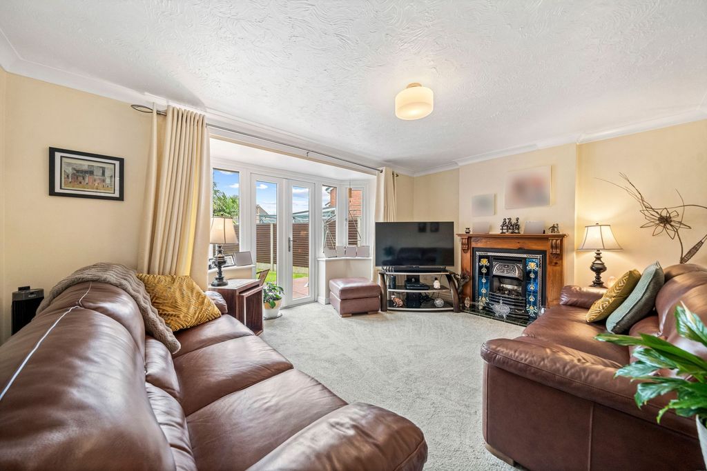 Property photo 3 of 27