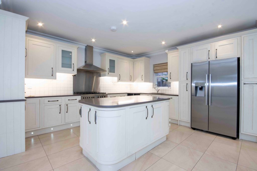 Property photo 2 of 22