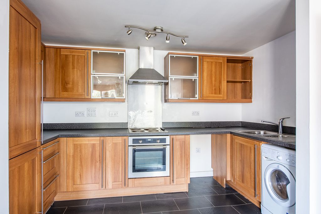 Property photo 3 of 13 Estate-Agents-Aylesbury-7