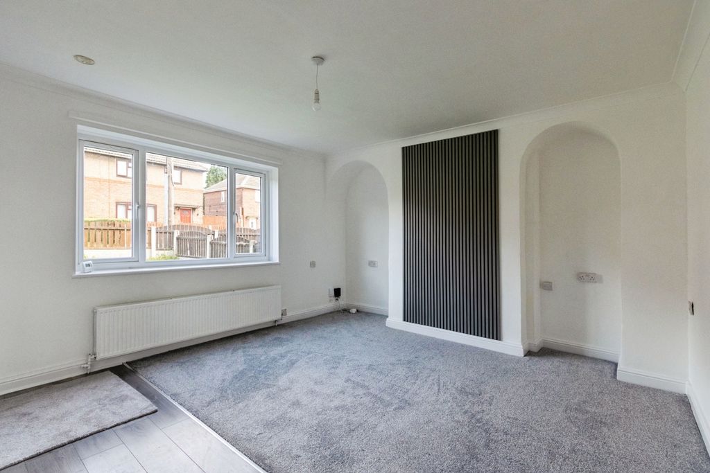 Property photo 2 of 16 Pbox-Img.Jpg