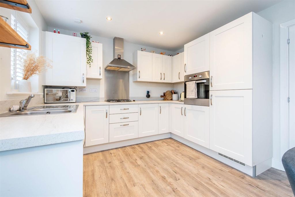 Property photo 2 of 22 Kitchen/Diner