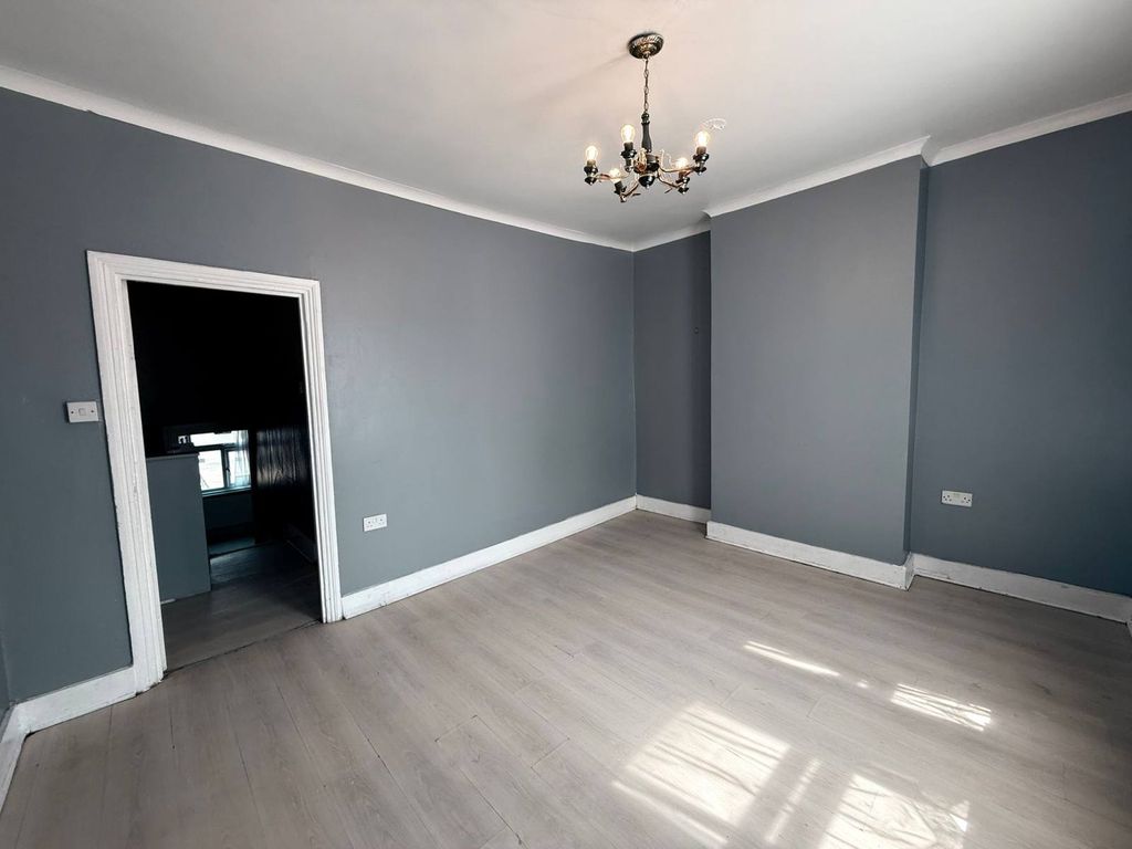 Property photo 2 of 12 Gallery