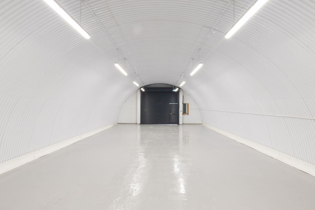 Property photo 1 of 7 An Empty Arch With White Lining