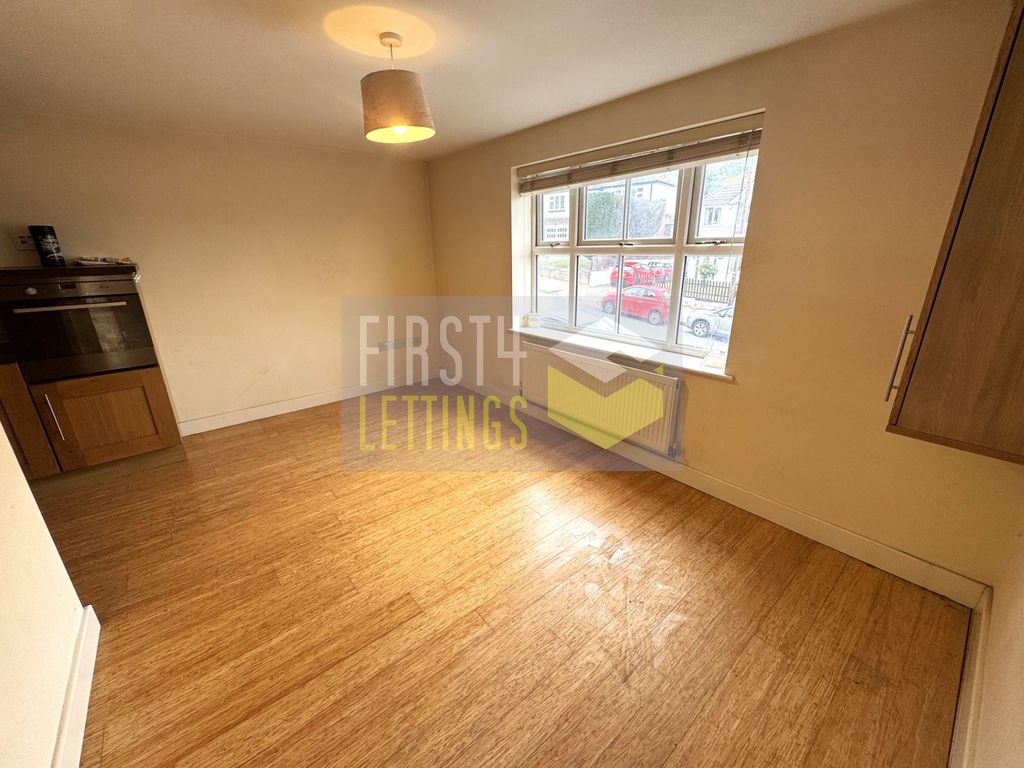 Property photo 1 of 7 Photo 7