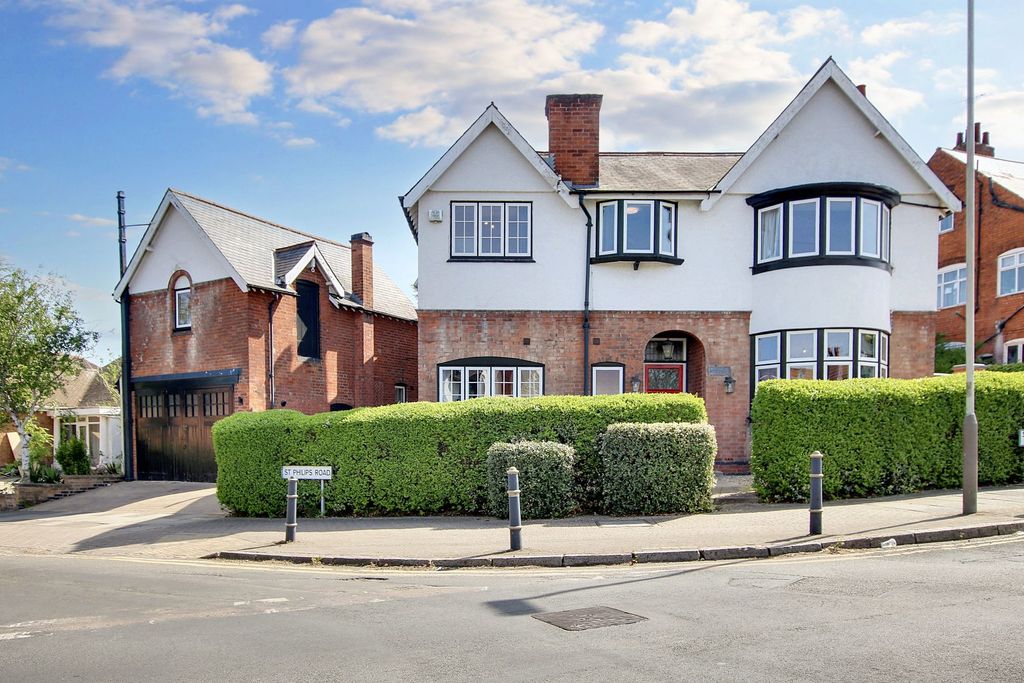 Property photo 1 of 59