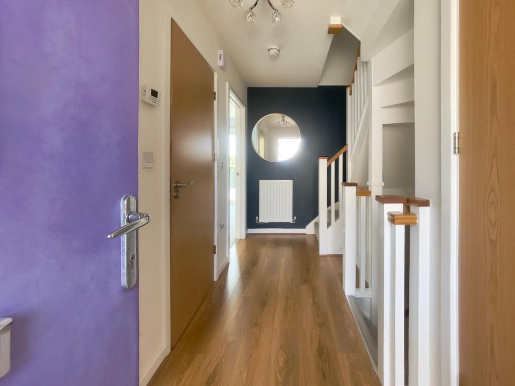 Property photo 3 of 21 Hallway