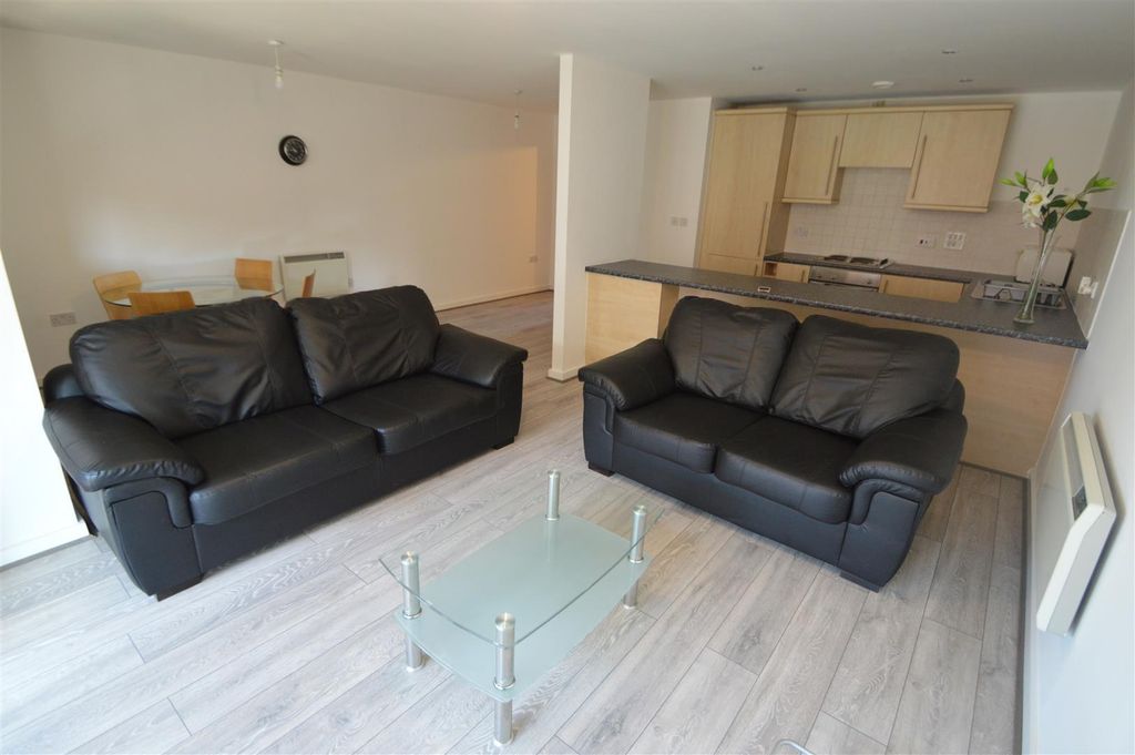 Property photo 2 of 9