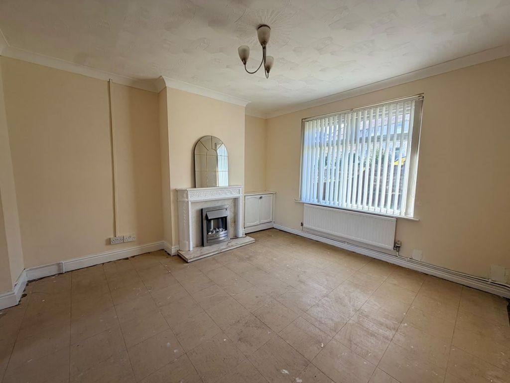 Property photo 3 of 25