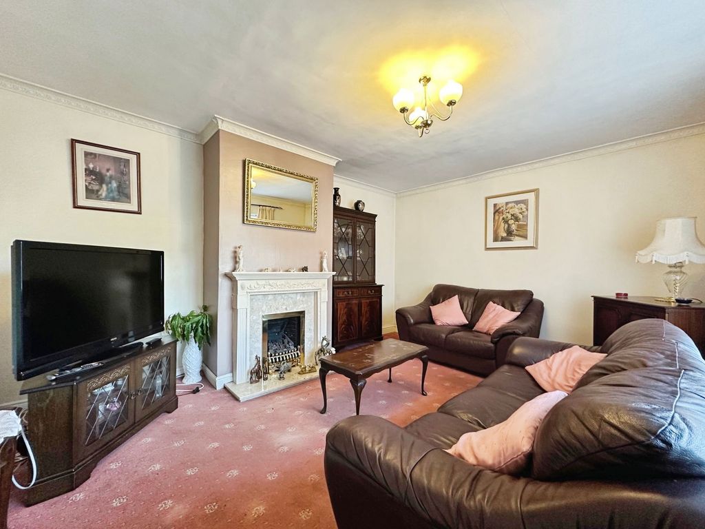 Property photo 3 of 37