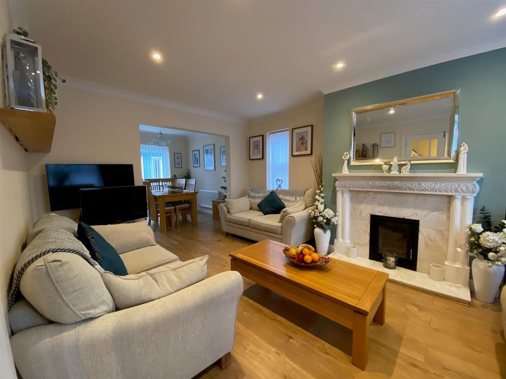 Property photo 2 of 25 Living Room.Jpg