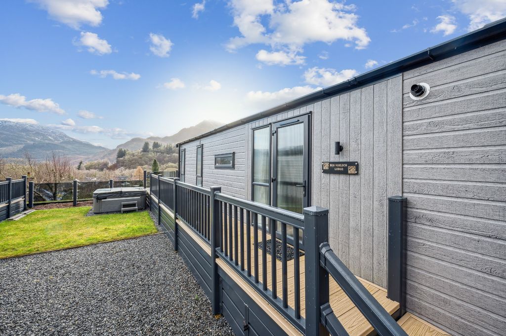 Property photo 3 of 30 General c081A5ba3B91