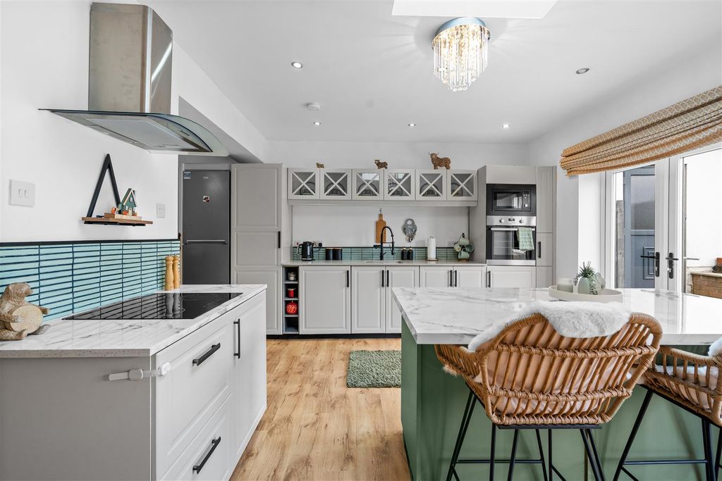 Property photo 3 of 30