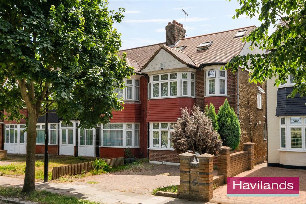 Property photo 1 of 22 Barrowell Green-1.Jpg