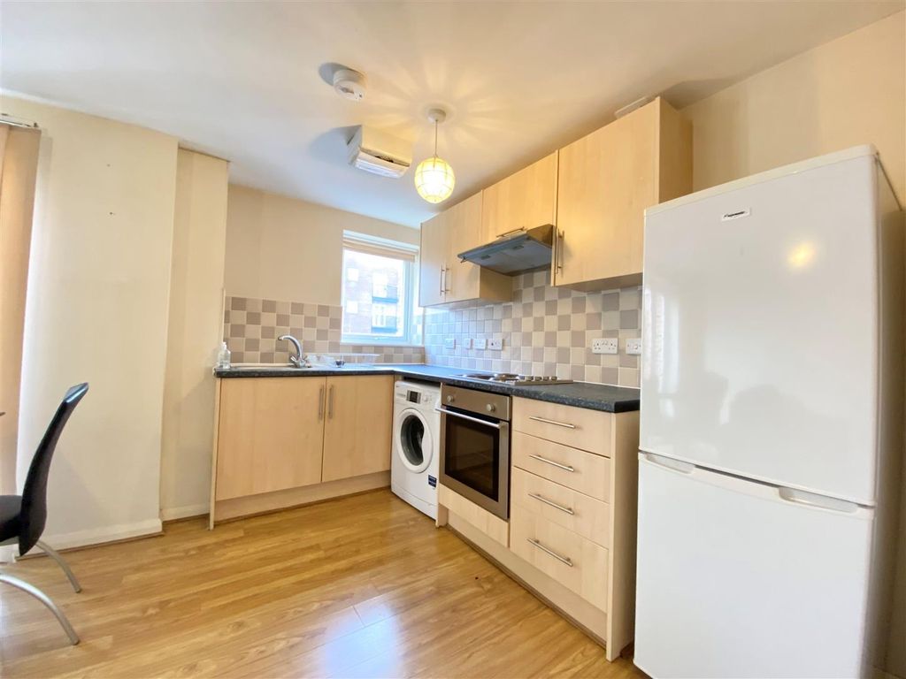 Property photo 3 of 6