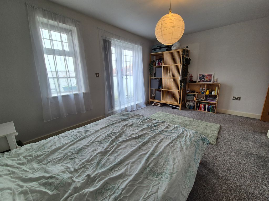 Additional image 8 of 2 bed flat for saleSwan Street, Petersfield GU32