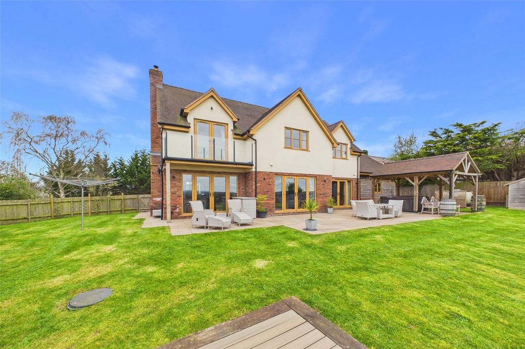 Property photo 1 of 36 Picture No. 01