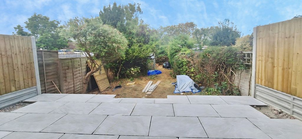Property photo 3 of 16 Garden