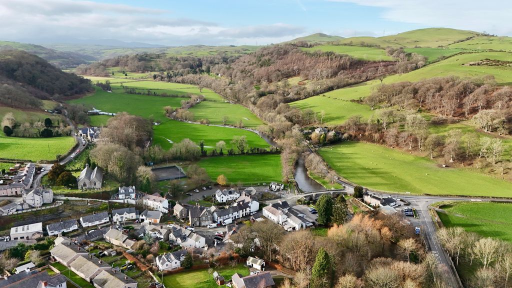 Property photo 2 of 19