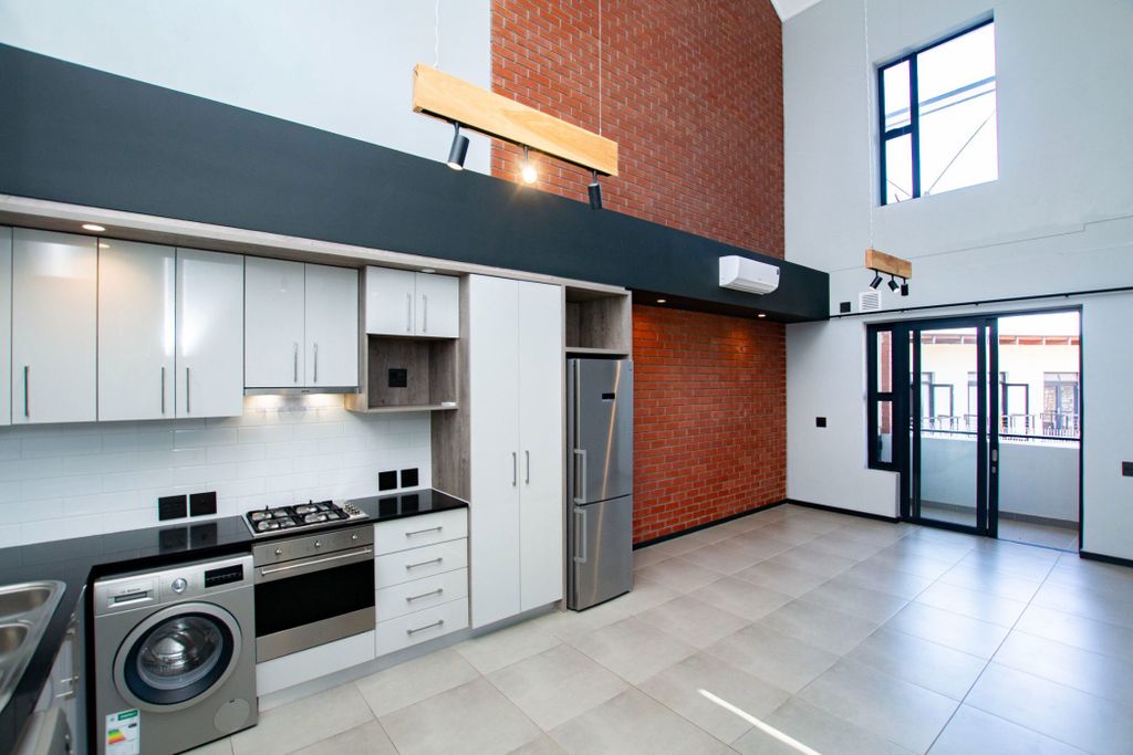 Property photo 1 of 37 St1693266