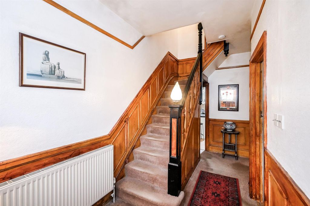 Property photo 2 of 22 105 Belgrave Road-10_Web.Jpg