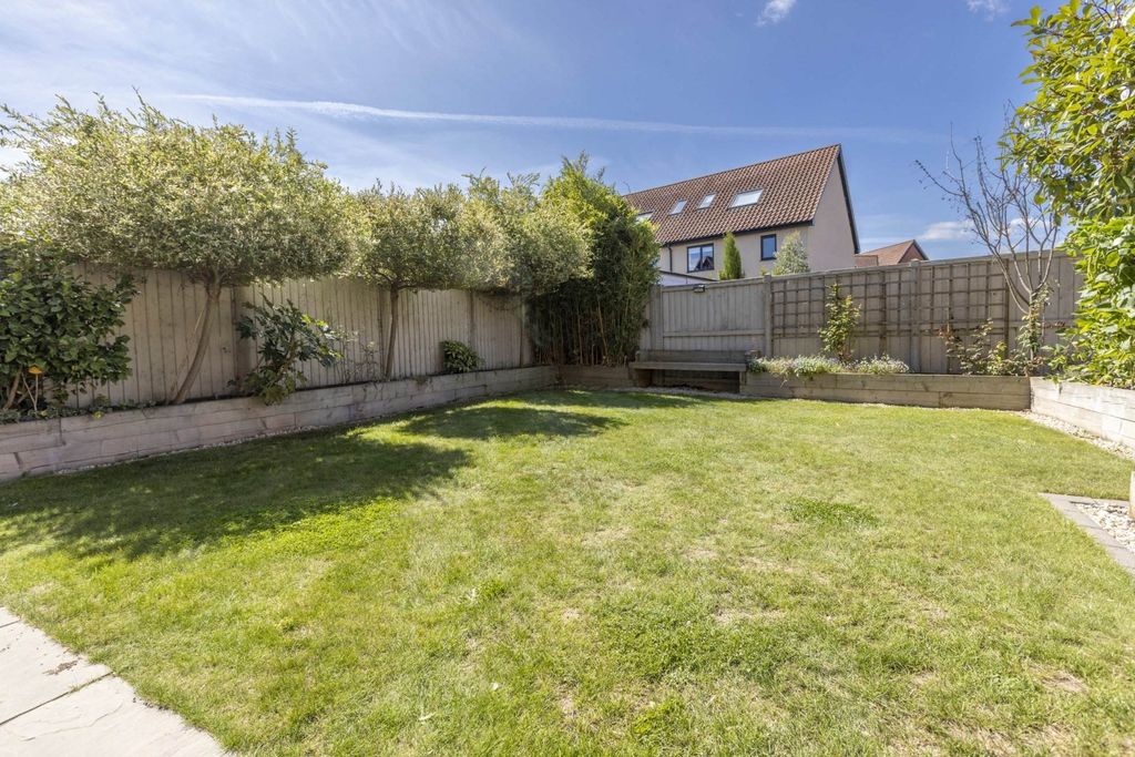 Property photo 3 of 26