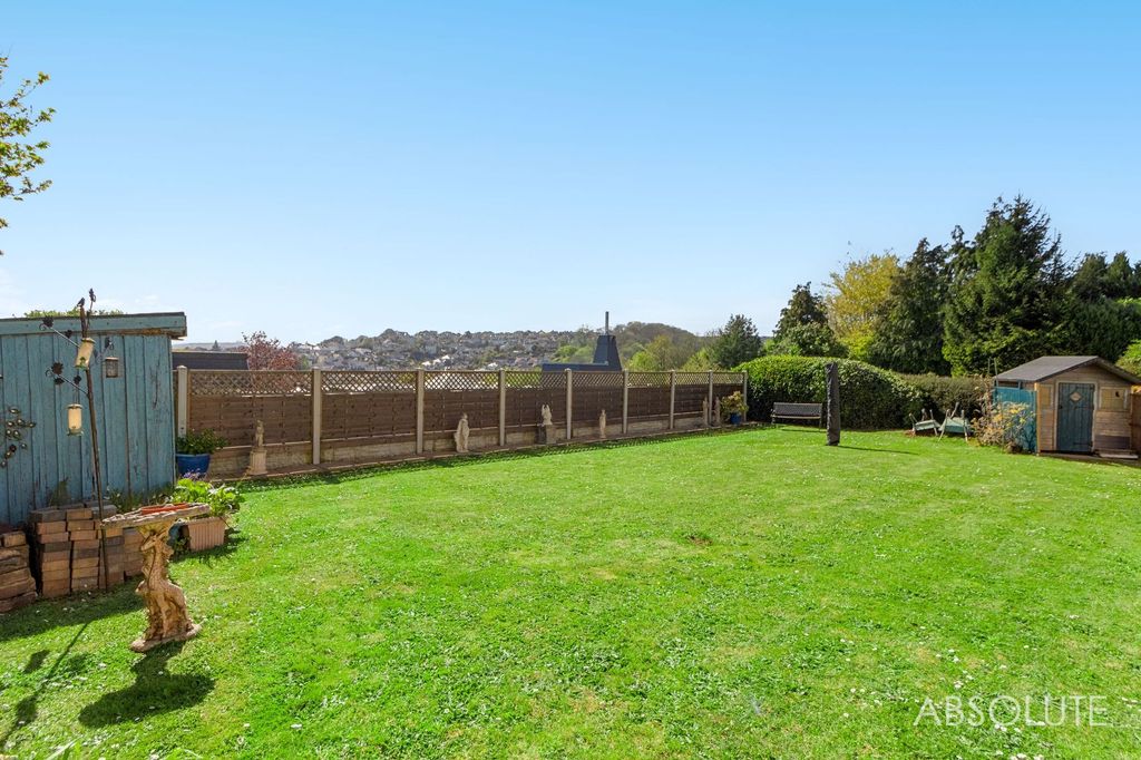Property photo 2 of 31
