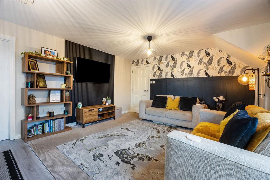 Property photo 3 of 19 2 The Cornmill 05.Jpg