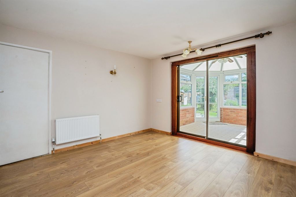 Property photo 3 of 21