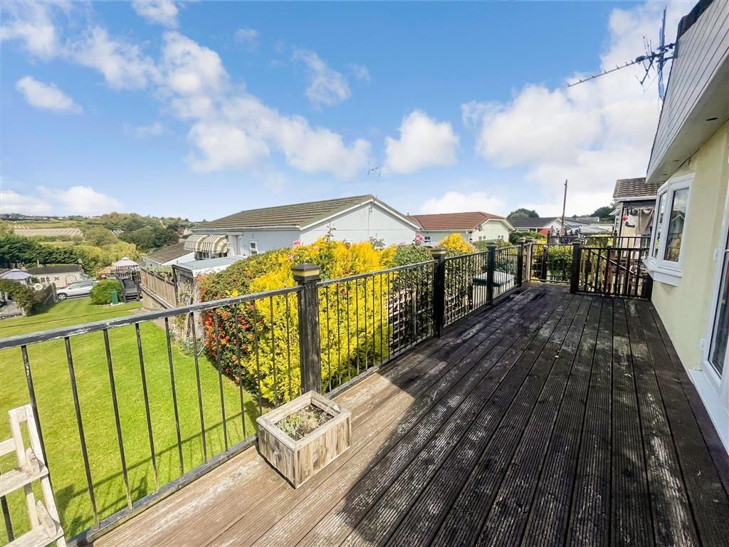 Property photo 3 of 9 Terrace