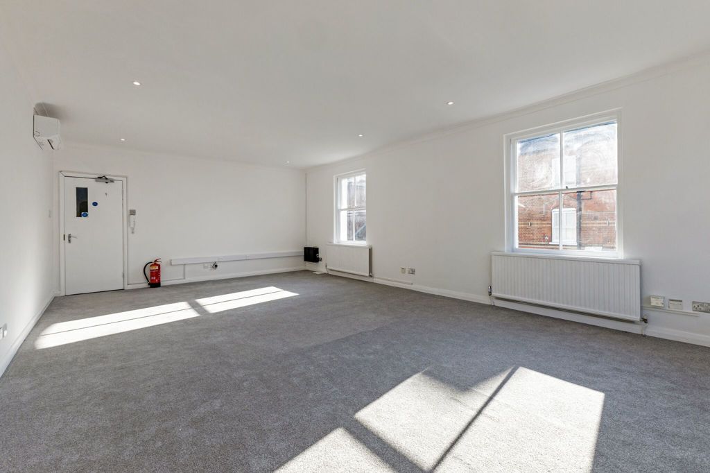 Property photo 1 of 7 Photo 5