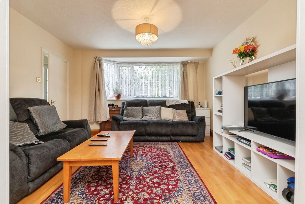 Property photo 3 of 18