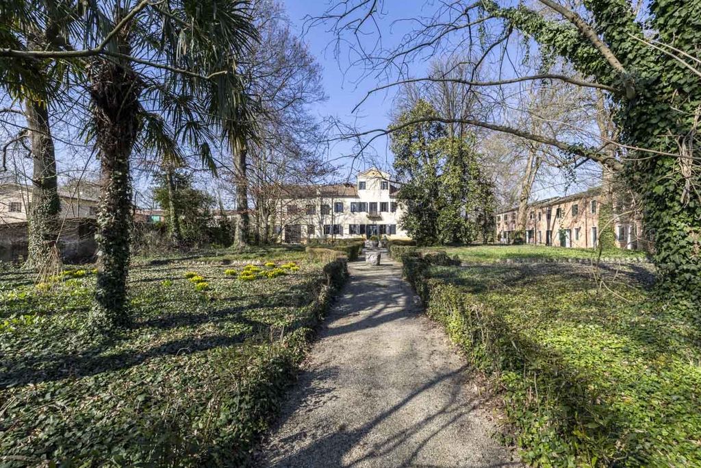 Property photo 2 of 30 <Alttext/>