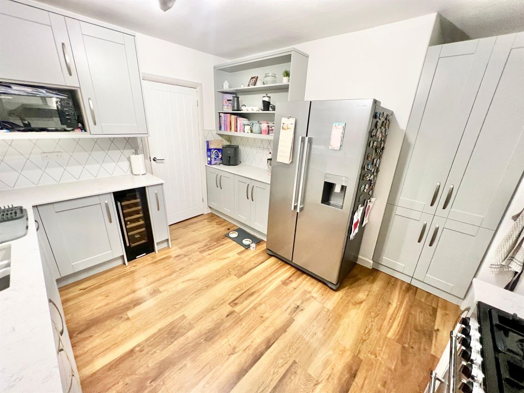 Property photo 3 of 25