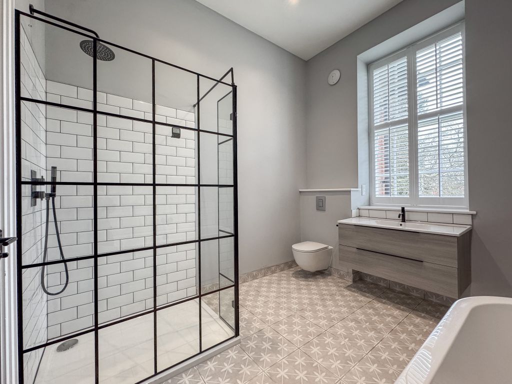 Property photo 3 of 37 Img_9005