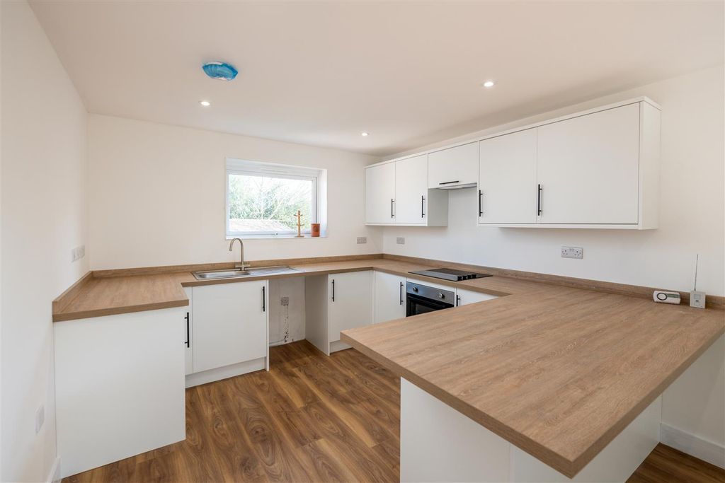 Property photo 3 of 8 8 St Georges Internals 5.Jpg