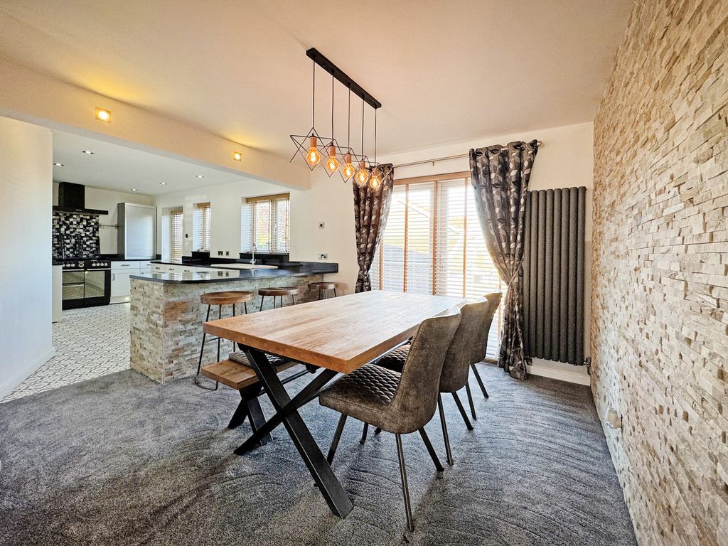 Property photo 2 of 41