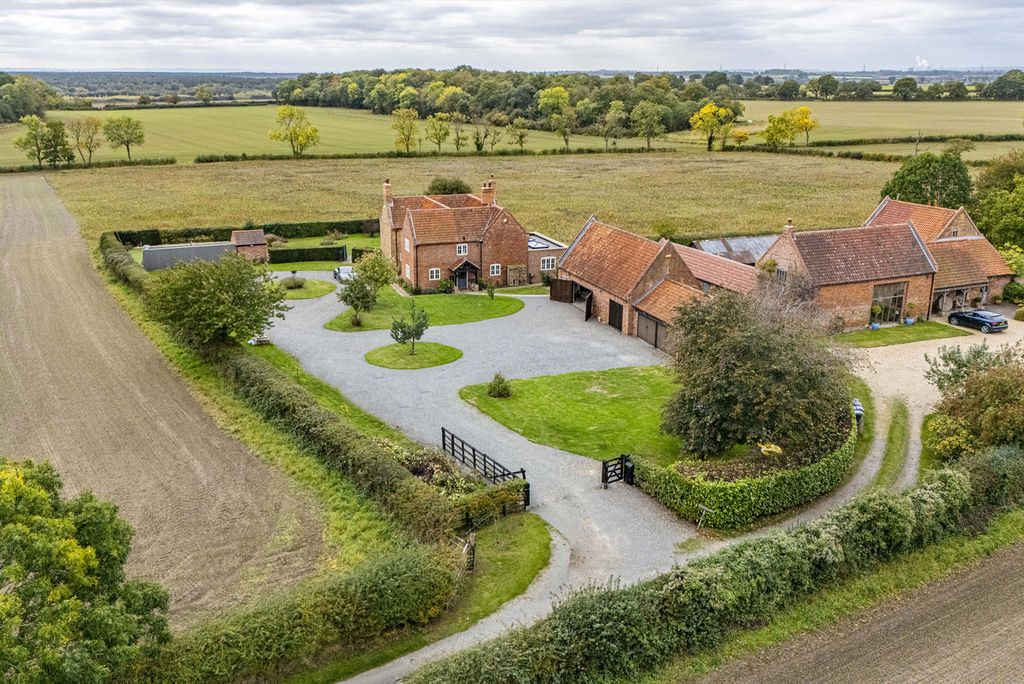 Property photo 1 of 35