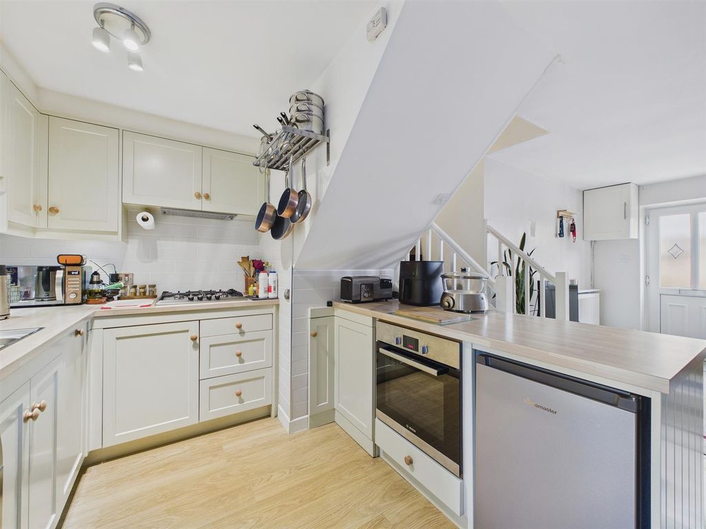 Property photo 3 of 12 Cam03972G0-Pr0291-Still007.Jpg