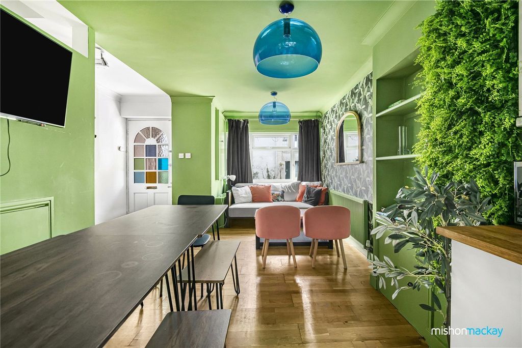 Property photo 1 of 12 Living/Kitchen