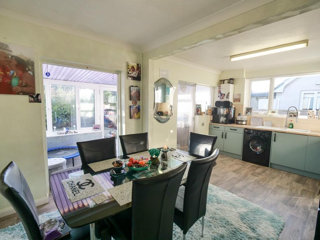 Property photo 3 of 10 Dining Area