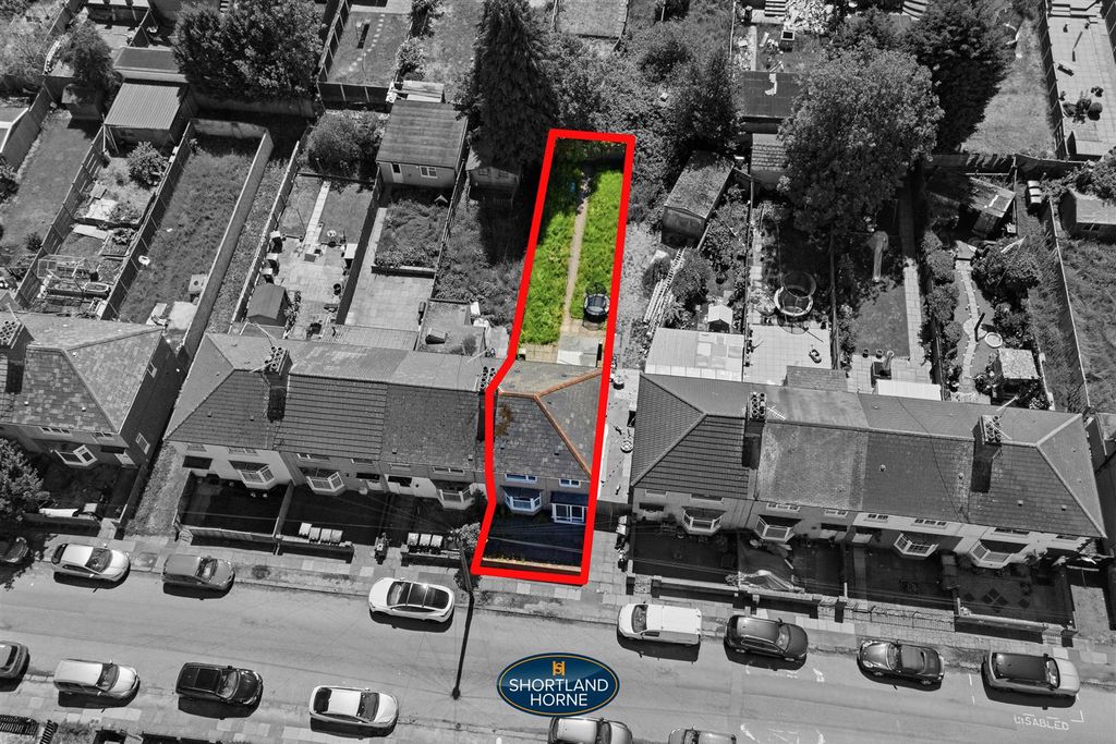 Property photo 2 of 21 57 Holborn Avenue (20 Of 20).Jpg