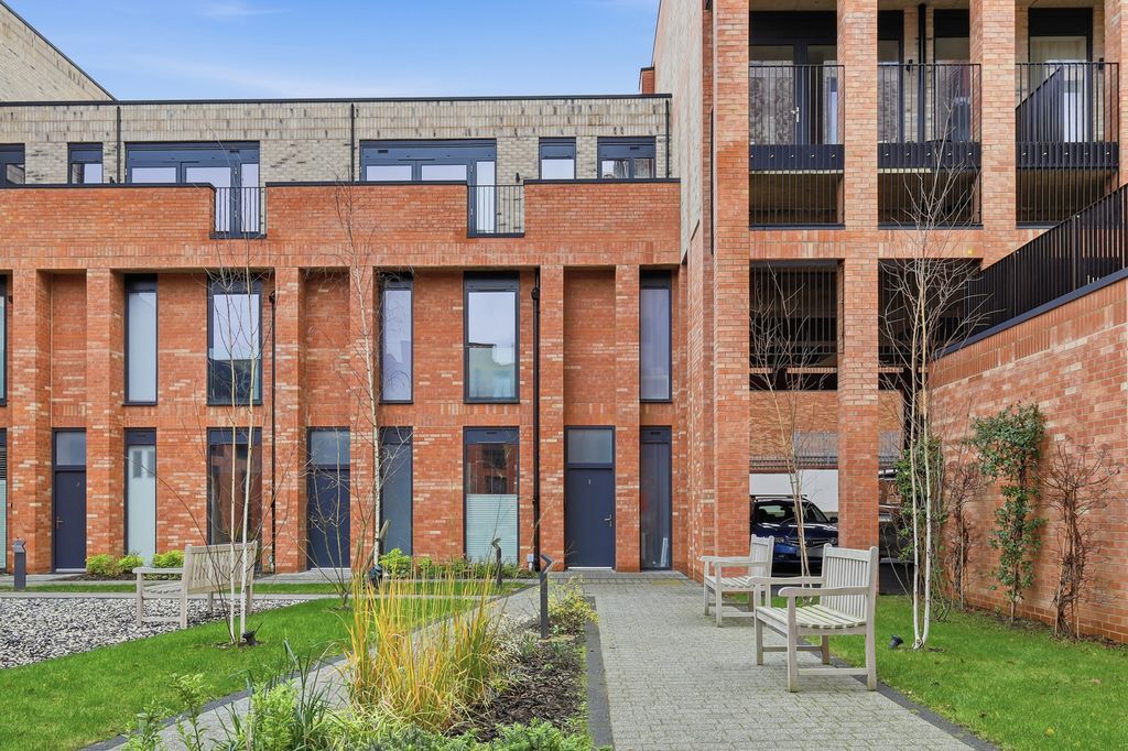 Property photo 1 of 25