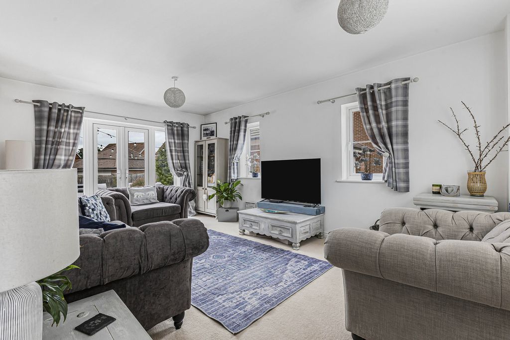 Property photo 2 of 40