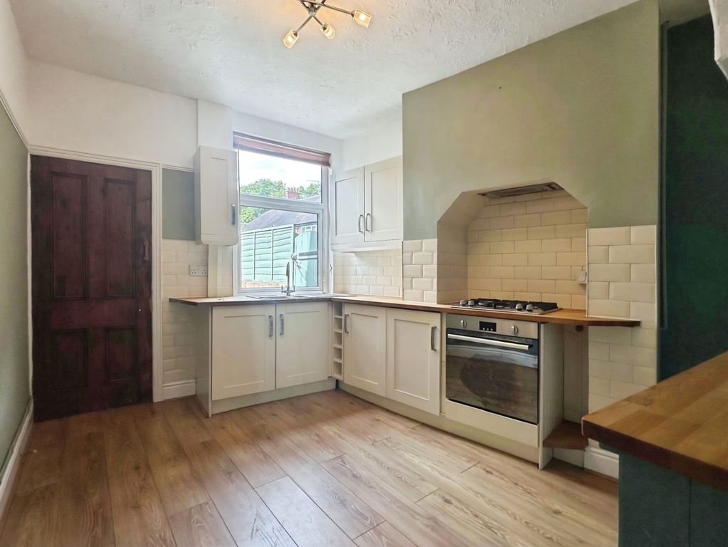 Property photo 3 of 21 Kitchen