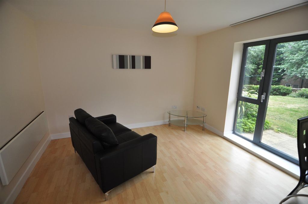 Property photo 1 of 6 Open-Plan Lounge/Kitchen