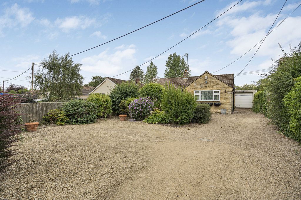Property photo 1 of 31